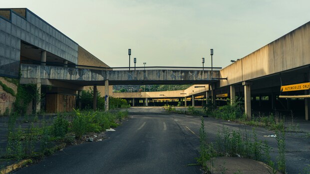 An abandoned mall